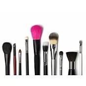 MAKE-UP OTAS UN PIEDERUMI